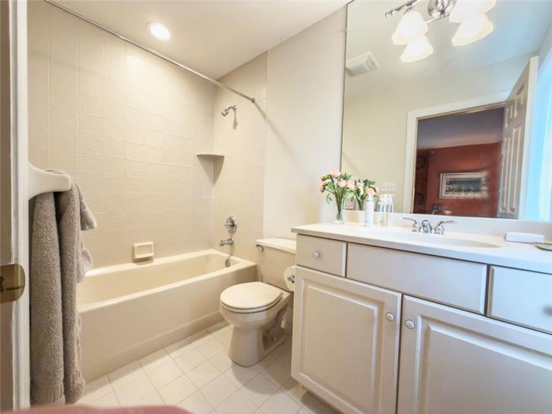 12 Chalous - Bathroom