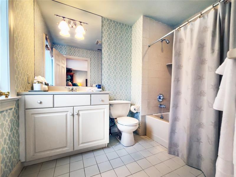 12 Chalous - Bathroom 2