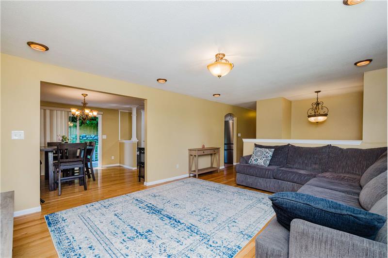 The exterior photo of 12 Sunset Drive Milford MA