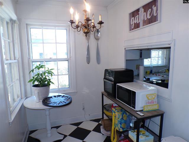 Breakfast room in kitchen