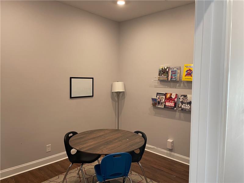 
                            Property Image 10