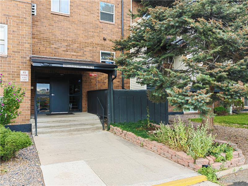 Building-10 Main (Split) Entry