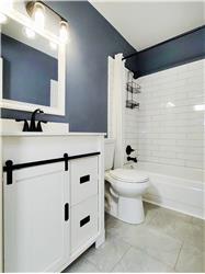 Bathroom - Ceramic Tiled Surround