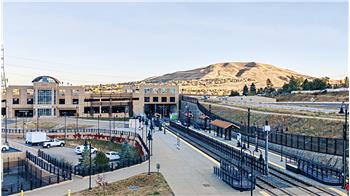 Golden Light-Rail Transit Center- Easy Walk
