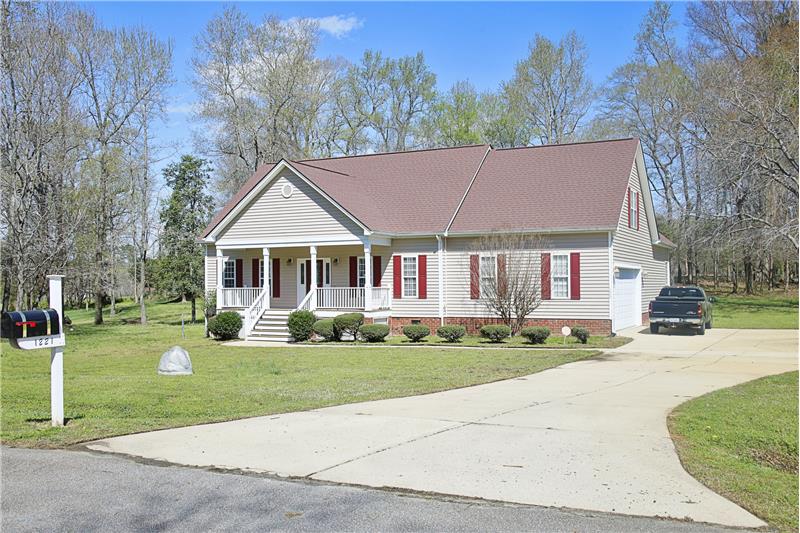 Large Driveway - Extra Pad