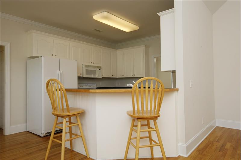 Breakfast Bar - Stools Convey