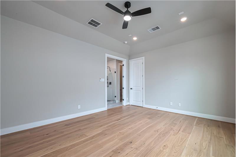 
                            Property Image 103