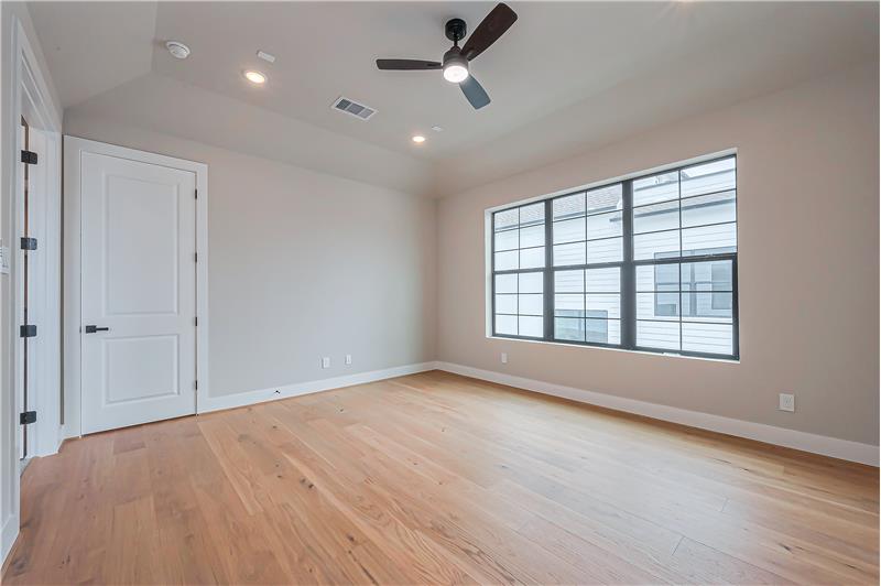 
                            Property Image 104