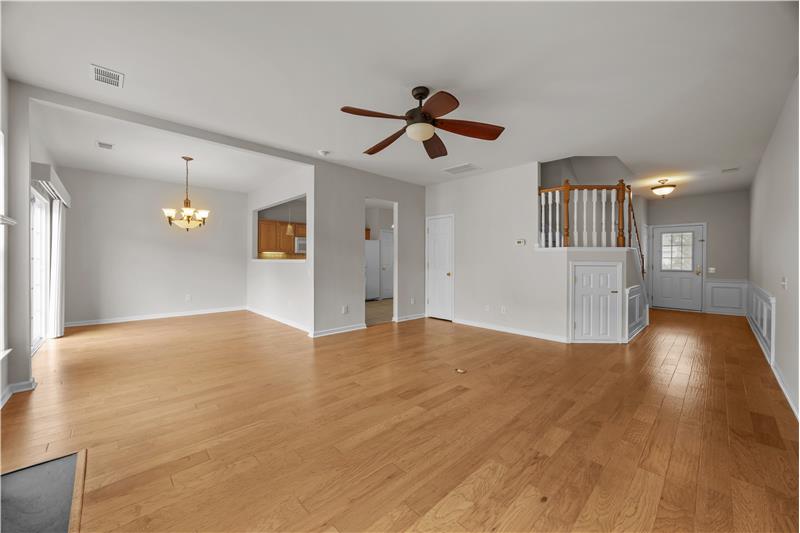 Open sight lines throughout the first floor.