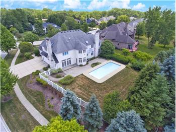 Primary listing photos for listing ID 571819