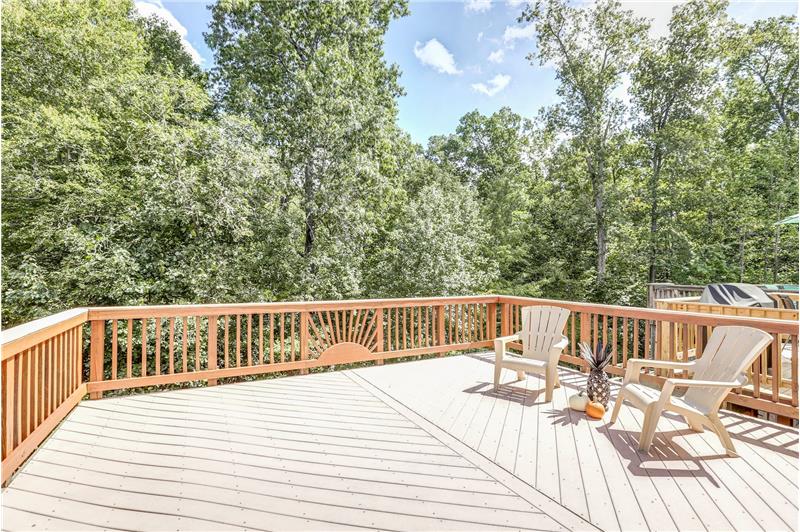 Expansive Deck off of Kitchen