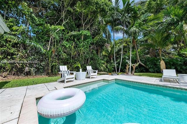 
                            Property Image 77