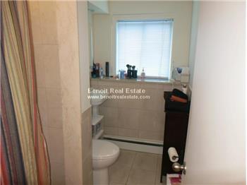 Primary listing photos for listing ID 622296