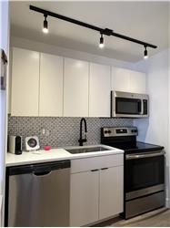 127 E Chestnut St 8W, Chicago, IL