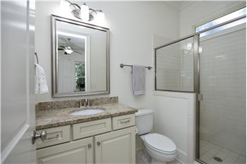 Ensuite Full Bath