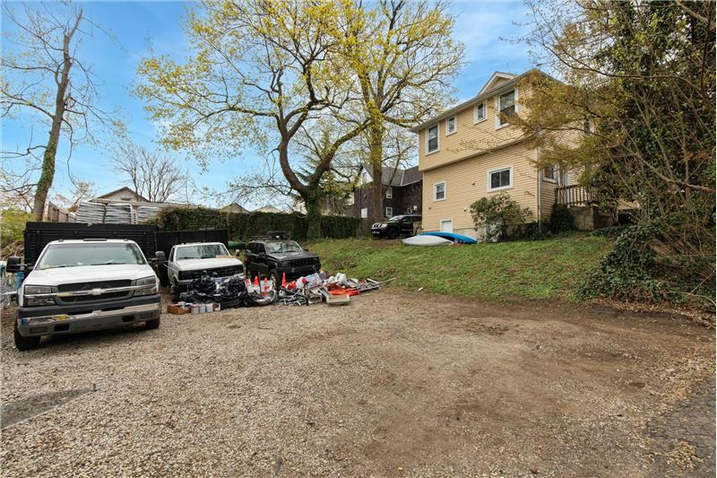 129 Pennsylvania Avenue, Wayne Additional Parking