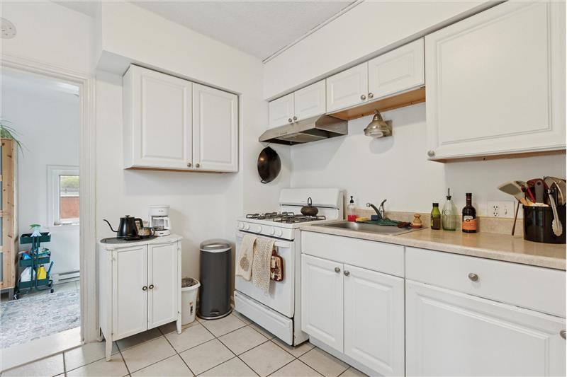 131 Pennsylvania Avenue, Wayne Kitchen