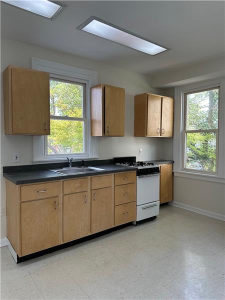 129 Pennsylvania Avenue, Wayne Kitchen