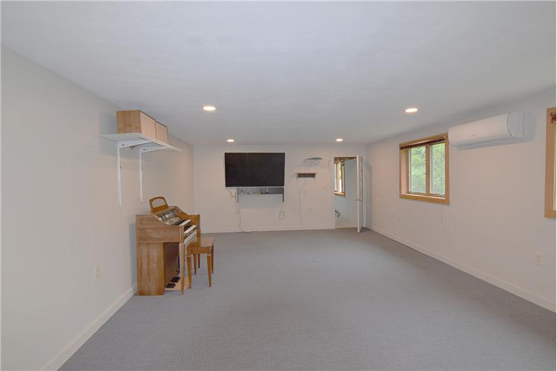 Spacious room, was used as an office