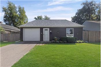 130 Tealwood Rd, Montgomery, IL