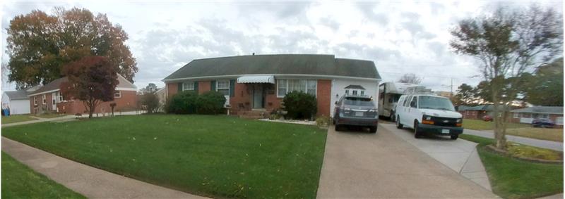 Driveway is Multi-car Friendly