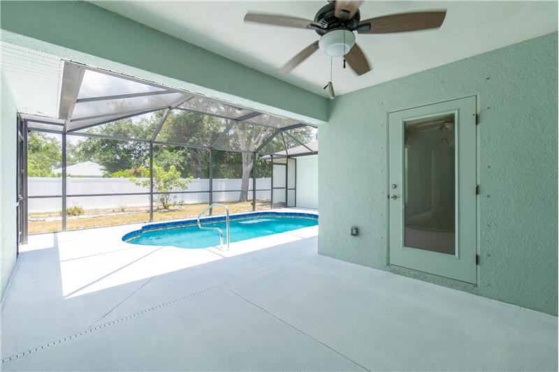 Lanai/Porch Room for Dining Out