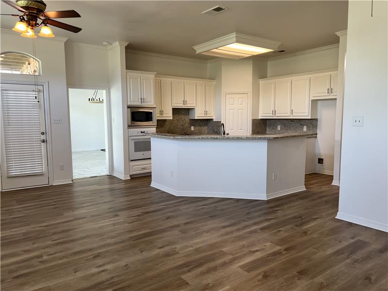 Open kitchen onto the breakfast room