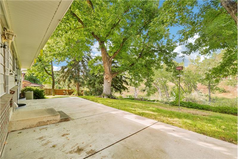 Large backyard concrete patio