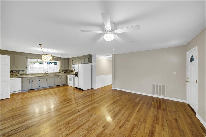 Kitchen and formal dining area
#Kitchen#formaldining