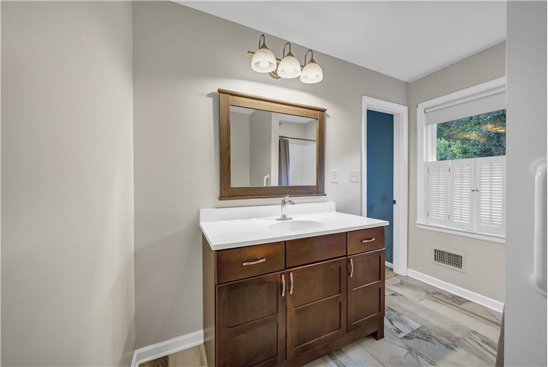 Owner's bathroom