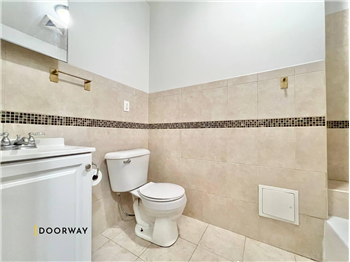 Primary listing photos for listing ID 642807