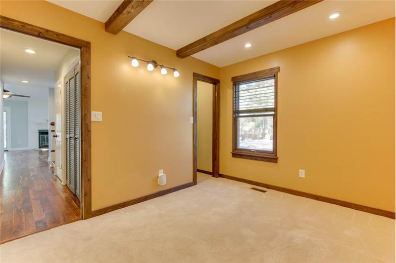 Large downstairs bedroom with walk in closet 