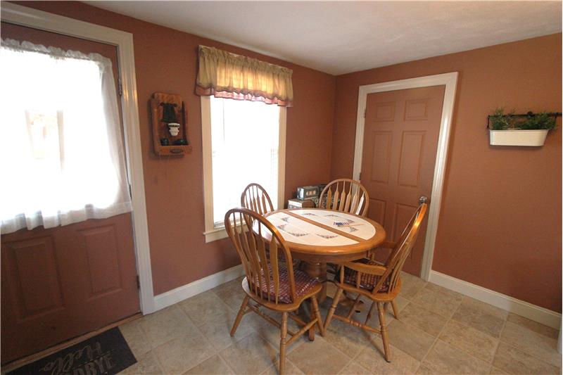 Eat-In Kitchen