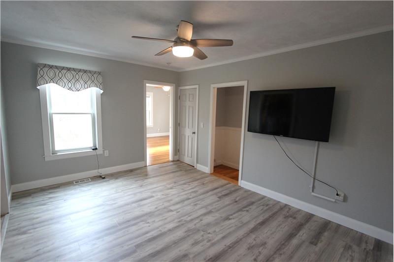 Living Room - With TV