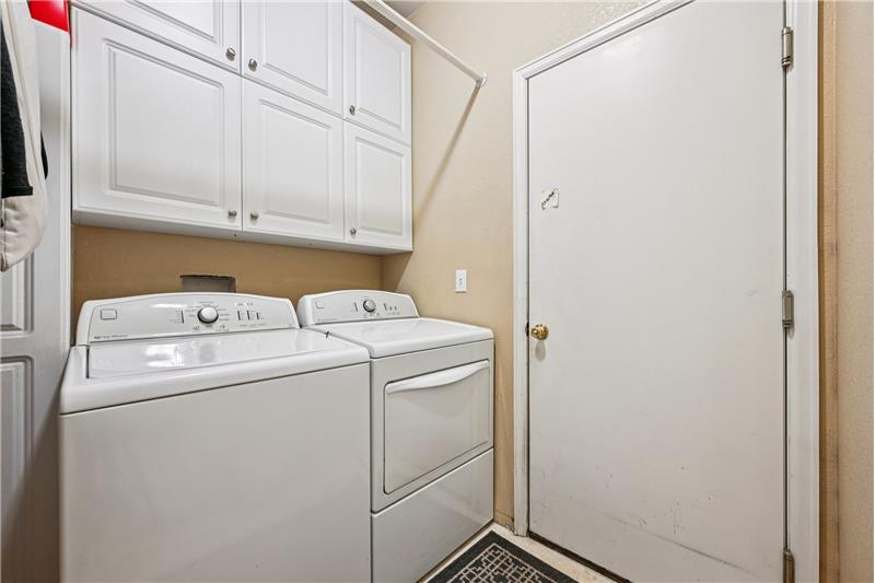 Washer & dryer are included