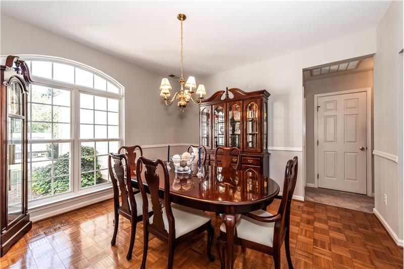 Dining room with palladium window is a perfect place to show off your culinary skills.