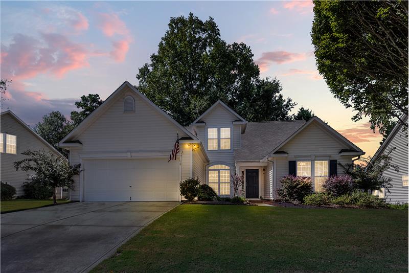 Welcome home to 13612 Edgetree Drive!