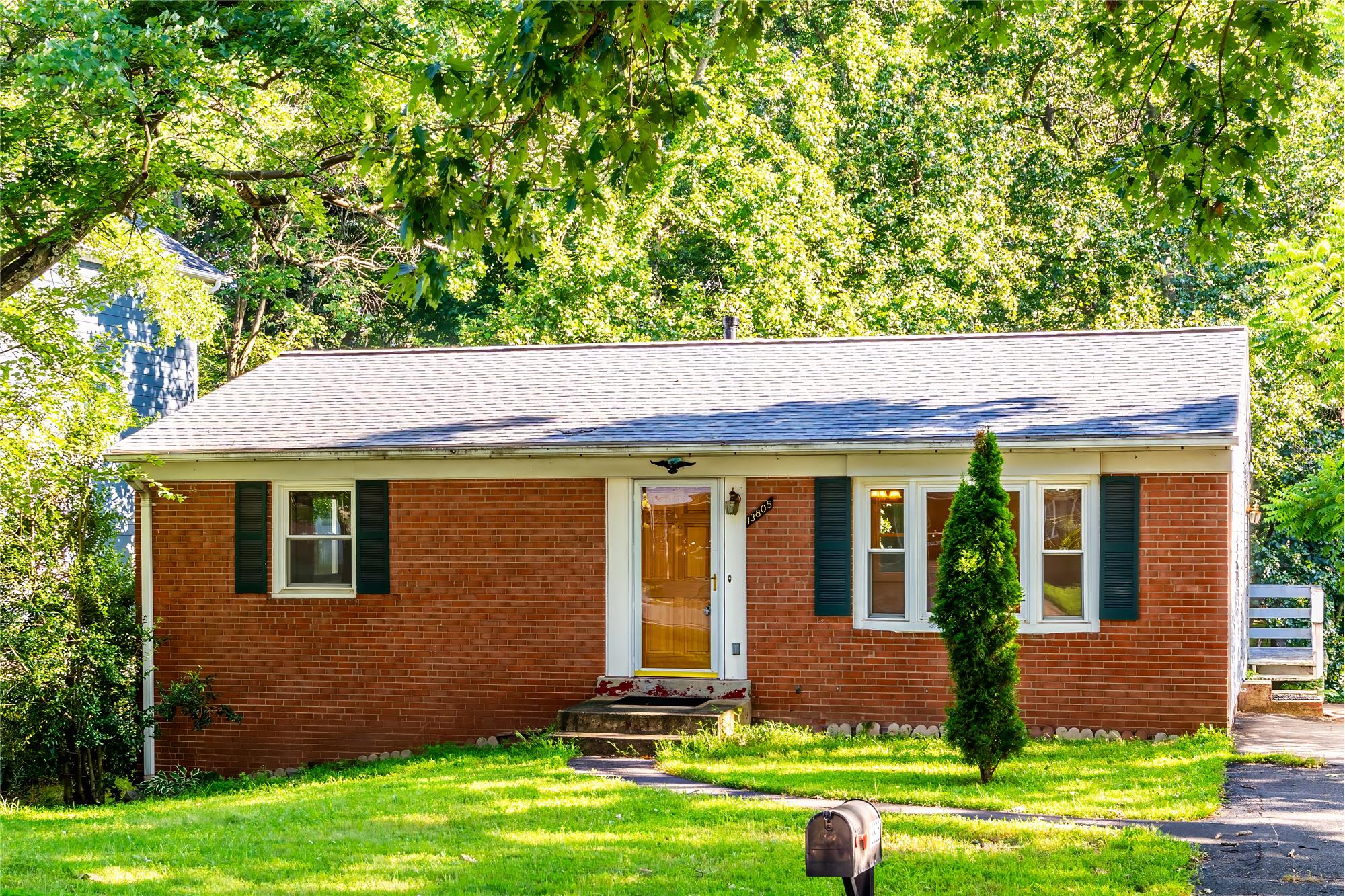13805 Fulmer Dr, Chantilly, VA 20151 | MLS# VAFX2257308 By Mike ...