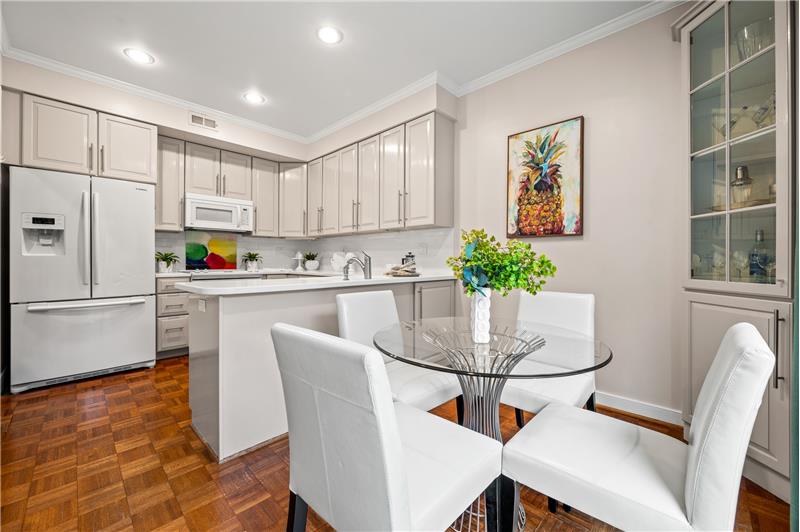 22 Greythorne Woods Circle - Breakfast nook