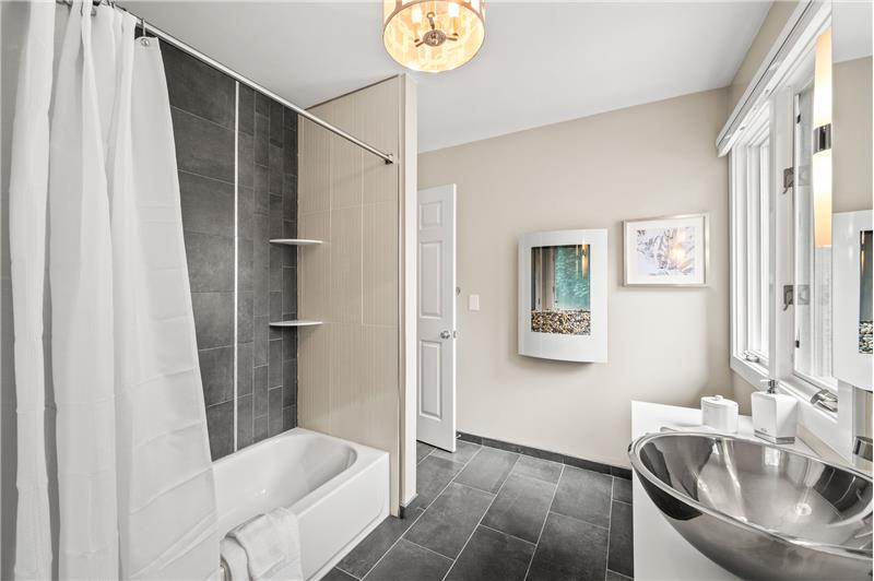 22 Greythorne Woods Circle - Bathroom 1