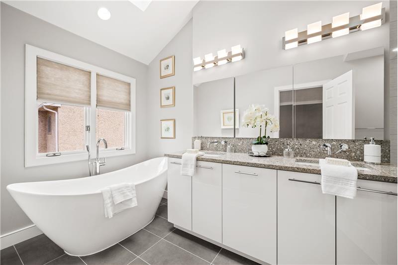 22 Greythorne Woods Circle - Bathroom 2