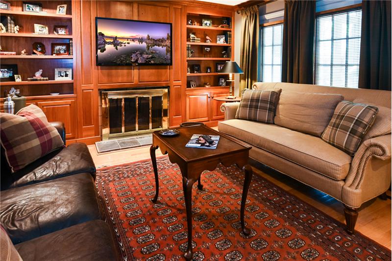 14 Ringneck - Family room