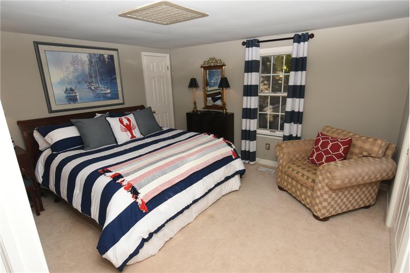 14 Ringneck - Bedroom