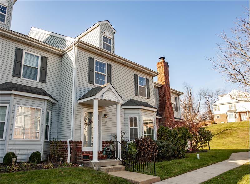1402 Reagan Court Exterior Front