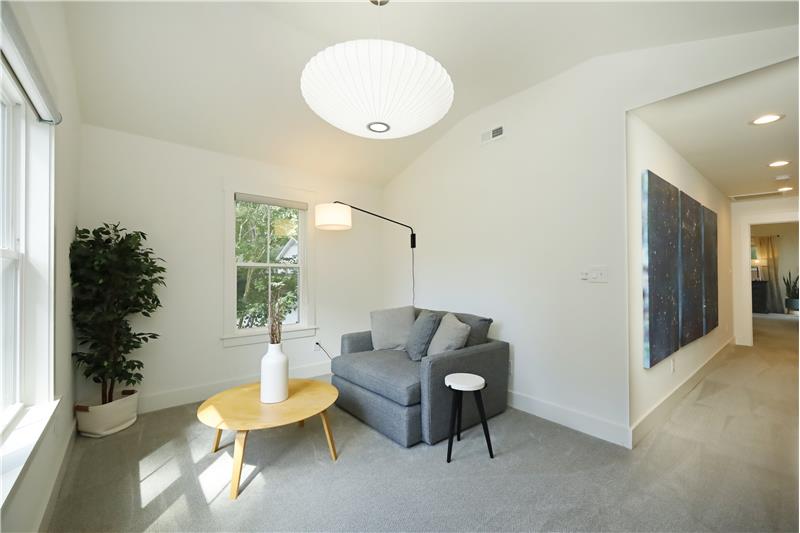 Den / Reading / Meditation Room