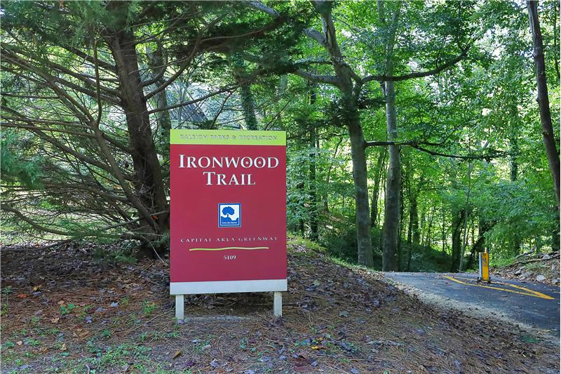 Close to two Walking Trails
