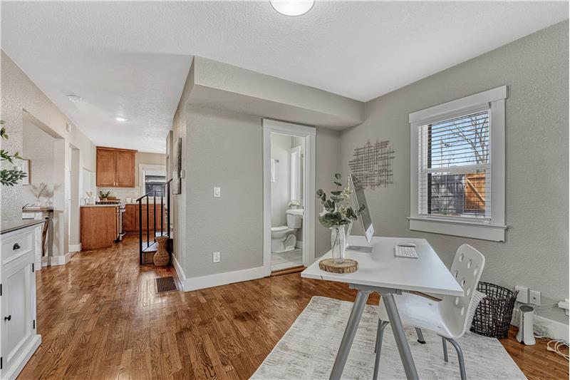 Adjoining 3/4 bath