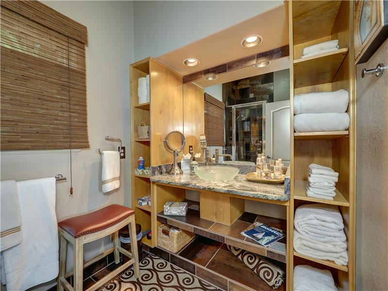 Bedroom Two en-suite bath