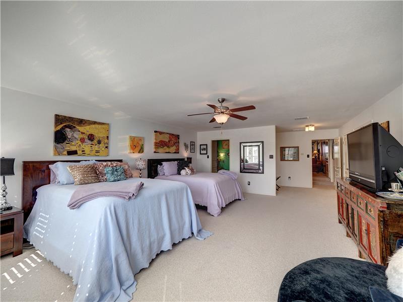 Bedroom 4 with en-suite bath