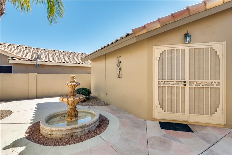 Casita w/security doors & screens